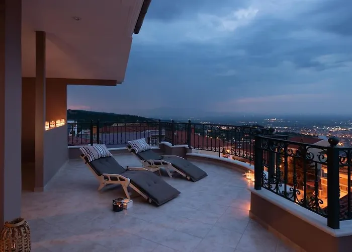 Amazing View With Huge Balcony Véria